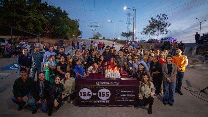 ¡Histórico!  Juan de Dios Gámez entrega primeras calles pavimentadas en la colonia  ‘Francisco Alarcón’